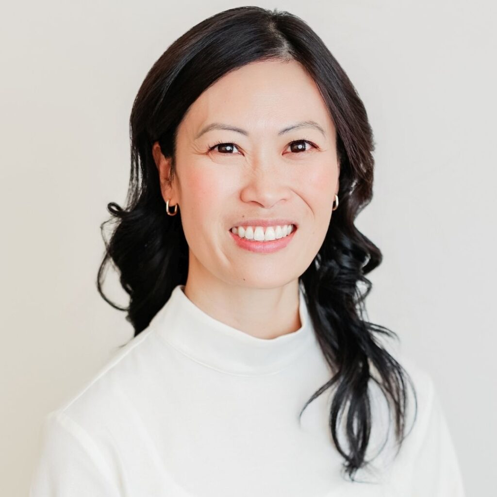 Natalie Siu-Mitton is a psychologist based in Calgary, Alberta specializing in eating disorder