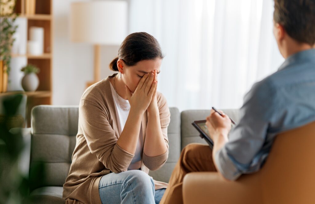 Consultation of young female patient for a childhood trauma therapy